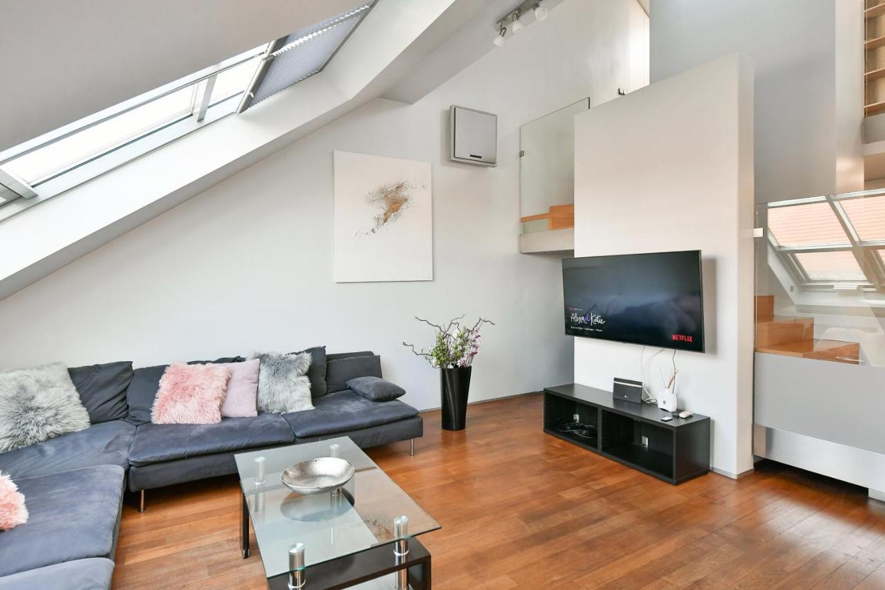 Luxury Central Duplex With Terrace Prague Exterior photo