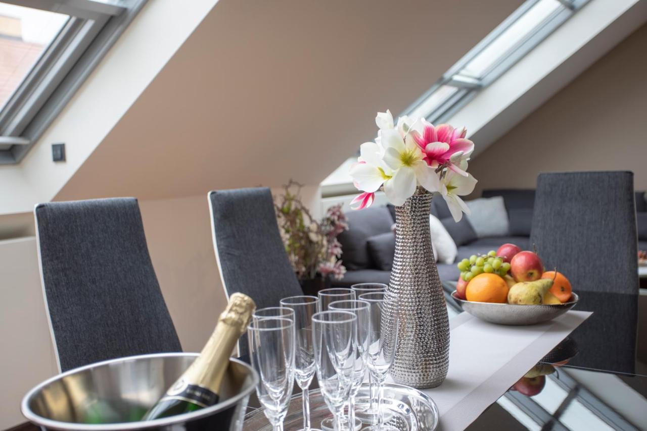 Luxury Central Duplex With Terrace Prague Exterior photo